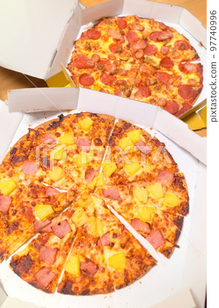 large size pizza 97740996