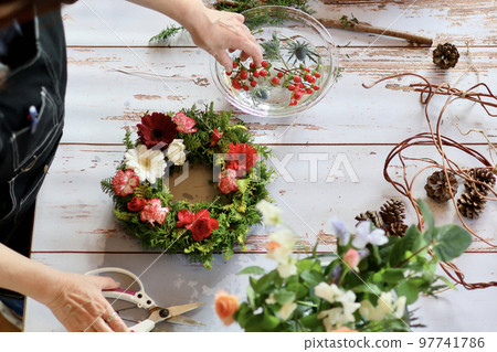 鮮花插花 手工花環 女花藝設計師 97741786