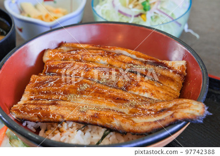 Large conger eel rice bowl in Ota Large conger eel rice bowl in Ota 97742388