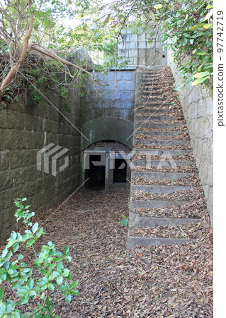 Searchlight Remains - Geiyo Fortress Kojima Battery Remains Searchlight Remains - Geiyo Fortress Kojima Battery Remains 97742719