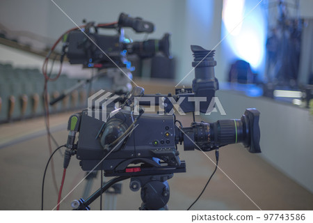 stream at a concert in a hall without spectators 97743586