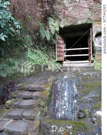 鎌倉市海藏寺的十六之井（外觀） 97744265