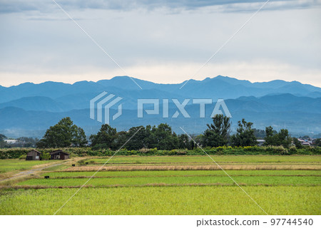 《Ishikawa Prefecture》Pastoral scenery and mountains of Hakusan 《Ishikawa Prefecture》Pastoral scenery and mountains of Hakusan 97744540