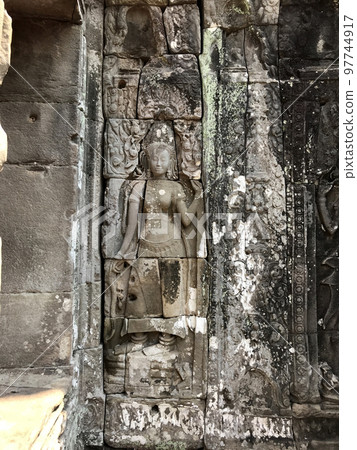 吳哥城巴戎寺的女神像 吳哥城巴戎寺的女神像 97744917