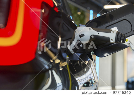 Electric charging, electric charging station, electric vehicle, plug-in hybrid, hybrid, 汽車, 韓國 97746240