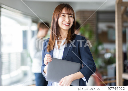 Business woman 97746922