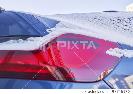 Snow, cars, brake lights, heavy snow, Korea Snow, cars, brake lights, heavy snow, Korea 97746970