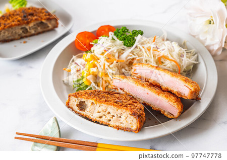 Deep-fried mince cutlet and ham cutlet 97747778
