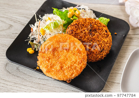 Deep-fried mince cutlet and ham cutlet 97747784