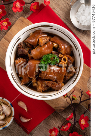 台灣 小吃 滷豬腳 豬腳 農曆新年 過年 年菜 紅燒豬腳 pork knuckle 豚足 97749436
