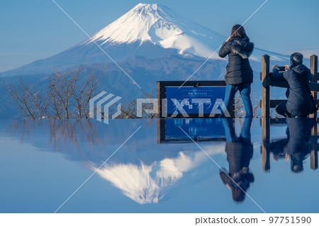 伊豆全景公園“Aki Terrace”富士山顛倒富士山伊豆 伊豆全景公園“Aki Terrace”富士山顛倒富士山伊豆 97751590