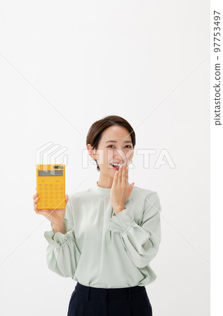 計算器驚訝的女人 97753497