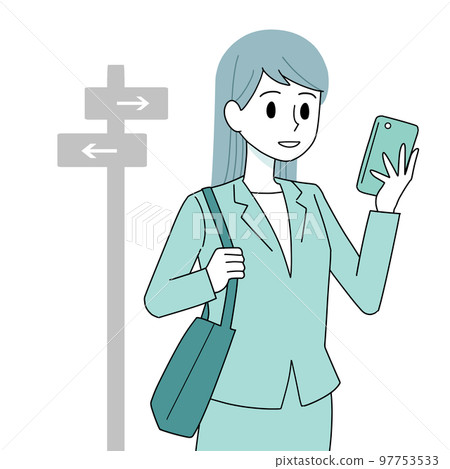 一個女人在她的智能手機上檢查方式 97753533