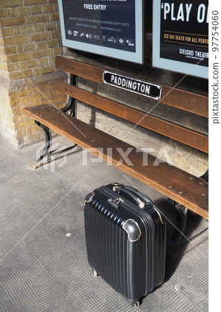 Benches and trunks at Baker Street Station, London Underground 97754060