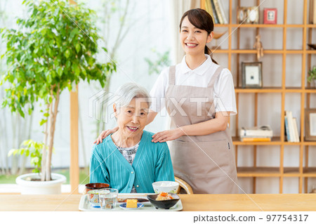 Senior woman to eat 97754317