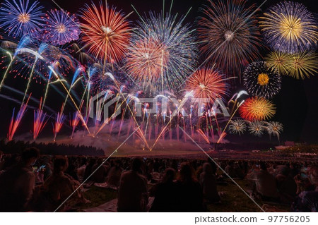 北海道札幌市煙花節夏季莫埃來沼藝術煙花 97756205