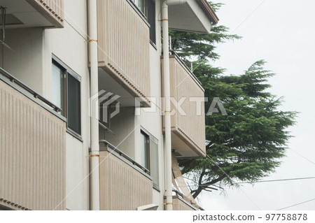 Veranda rain gutter apartment Veranda rain gutter apartment 97758878