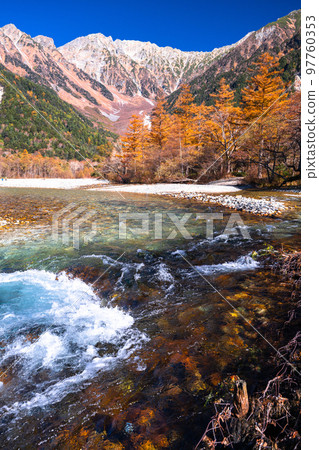 《Nagano Prefecture》 Autumn Kamikochi, the peak of autumn colors 《Nagano Prefecture》 Autumn Kamikochi, the peak of autumn colors 97760353