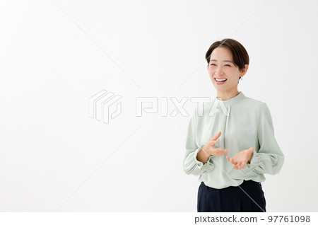 Talking woman　 97761098