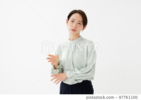 Talking woman　 97761100