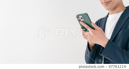 Smartphone thinking man 97761214