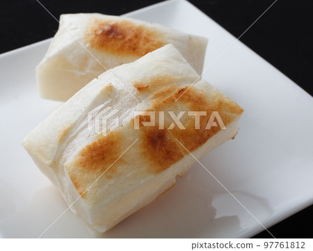 Mochi (grilled rice cake) 97761812