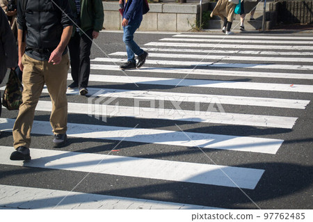 pedestrian crossing pedestrian 97762485