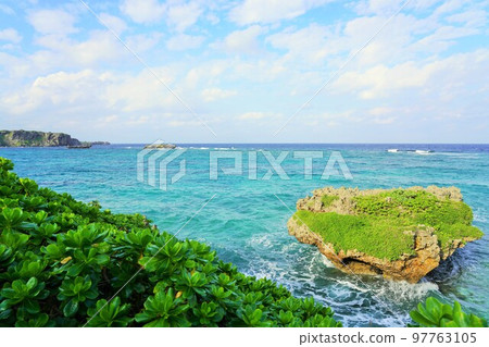 從ANA Intercontinental Manza Beach Resort的海濱長廊 97763105