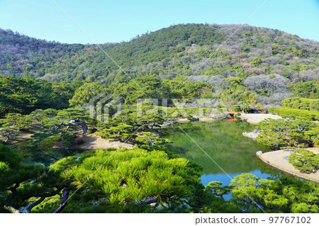 冬季也美麗的栗林庭園(香川縣高松市特別名勝)米其林★★★ 冬季也美麗的栗林庭園(香川縣高松市特別名勝)米其林★★★ 97767102