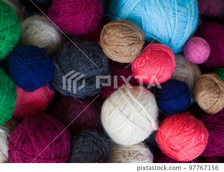 Balls of wool. Clews. Skeins. 97767156