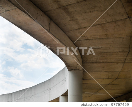 The ramp of the grade-separated road junction. The ramp of the grade-separated road junction. 97767469