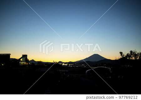 富士山日落黃昏魔法時光[神奈川縣平塚市] 97769212