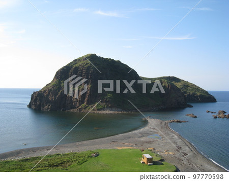 佐渡島二龜與初秋的海岸海天景色 97770598