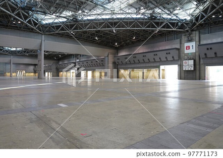 漫畫市場前的無人東京國際展示場東館 漫畫市場前的無人東京國際展示場東館 97771173