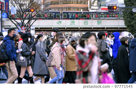 日本的東京城市景觀 全國超過 130,000。 BQ.1.1 感染大爆發...(山手線在後面變黑)= 18th, Shibuya 日本的東京城市景觀 全國超過 130,000。 BQ.1.1 感染大爆發...(山手線在後面變黑)= 18th, Shibuya 97771545