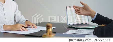 Concept of lawyer counseling, Senior lawyer explaining the contract and agreement to businessman 97773844