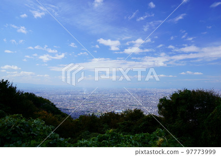 在秋天的早晨從十尾樓看到的大阪南部 97773999