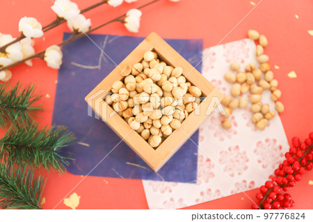 Setsubun bean-throwing image Setsubun bean-throwing image 97776824