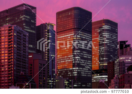 黃昏的節日塔 97777010