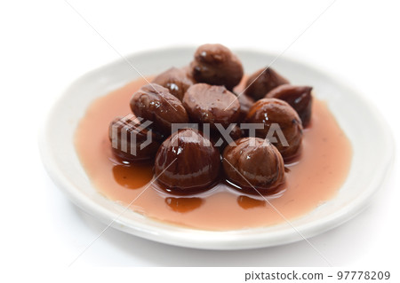 Boiled mountain chestnut with astringent skin 97778209