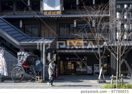 Urban scenery of Odawara City, Kanagawa Prefecture: Oshiro-dori (Castle Street) and Odawara Station Urban scenery of Odawara City, Kanagawa Prefecture: Oshiro-dori (Castle Street) and Odawara Station 97780055