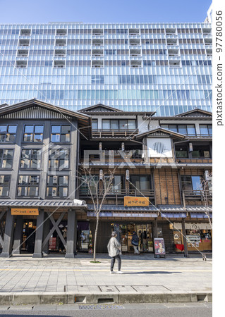 Urban scenery of Odawara City, Kanagawa Prefecture: Oshiro-dori (Castle Street) and Odawara Station Urban scenery of Odawara City, Kanagawa Prefecture: Oshiro-dori (Castle Street) and Odawara Station 97780056