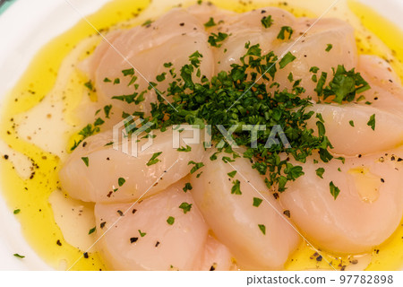 Scallop carpaccio 97782898