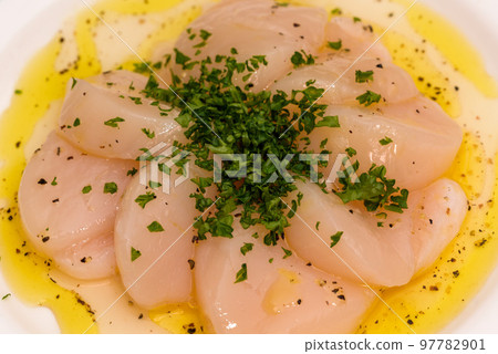 Scallop carpaccio 97782901