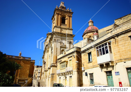 Popular as a language study abroad destination! Recommended sightseeing spots in Malta A small island nation full of charm floating in the Mediterranean Sea 97783287