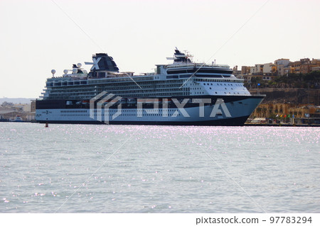 Popular as a language study abroad destination! Recommended sightseeing spots in Malta A small island nation full of charm floating in the Mediterranean Sea 97783294