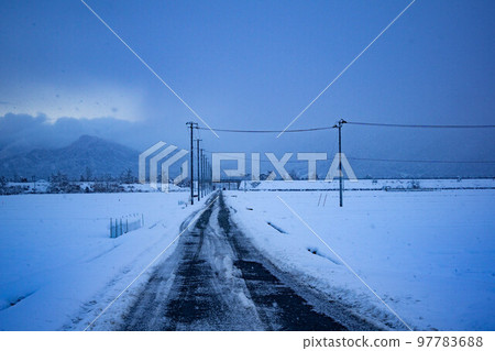 Tohoku Chuo Expressway seen from Prefectural Route 20 97783688