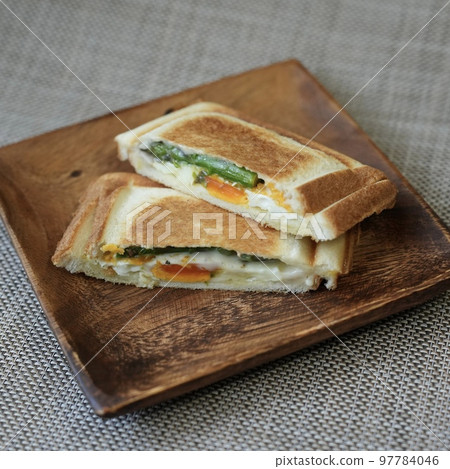 熱三明治 97784046