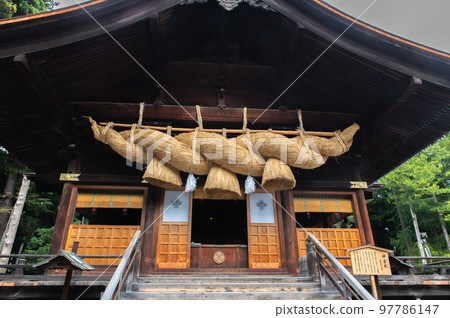 The style of an old shrine: Suwa Taisha Shimosha Akimiya The style of an old shrine: Suwa Taisha Shimosha Akimiya 97786147