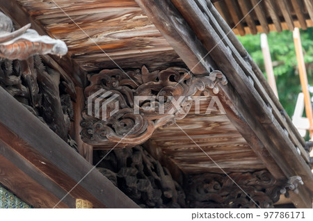 The style of an old shrine: Suwa Taisha Shimosha Akimiya The style of an old shrine: Suwa Taisha Shimosha Akimiya 97786171